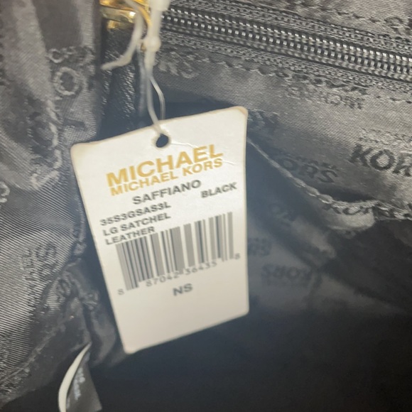 Michael Kors Handbag - Picture 8 of 8